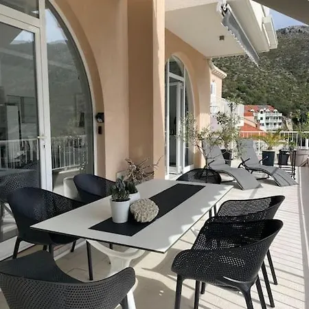 Villa Ansay With Heated Swim Pool And Sea View