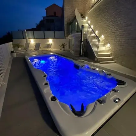 Ansay With Heated Swim Pool And Sea View Вилла Затон